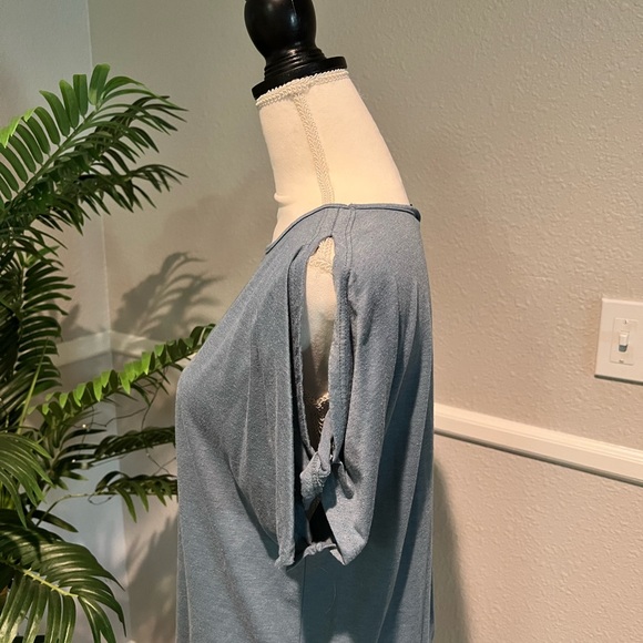Colette Cold Shoulder Blouse - Picture 3 of 4
